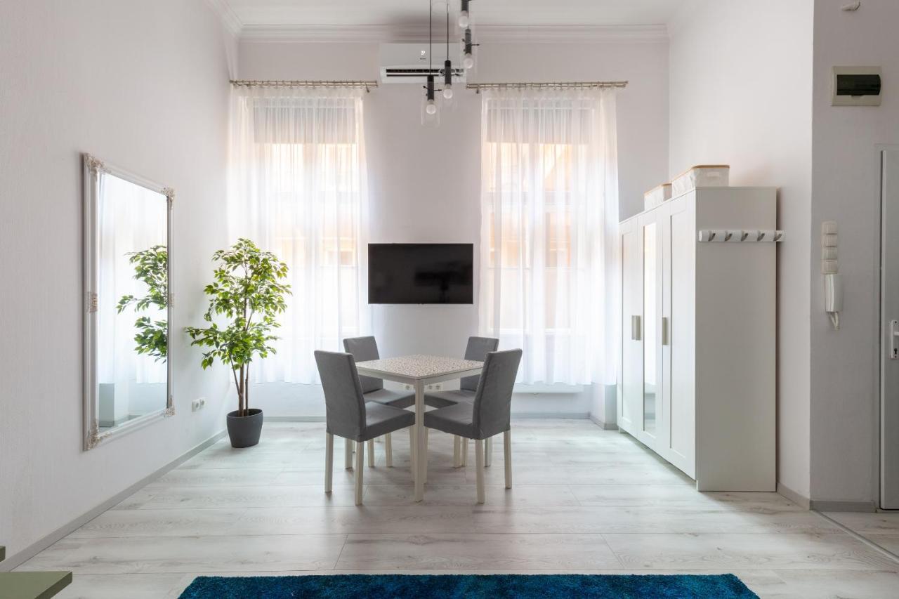 Standard Apartment By Hi5-Relax With Style Studio Budapest Exterior photo